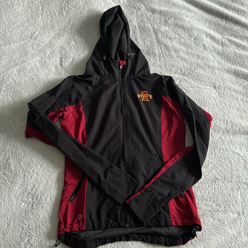 Iowa state windbreaker size medium